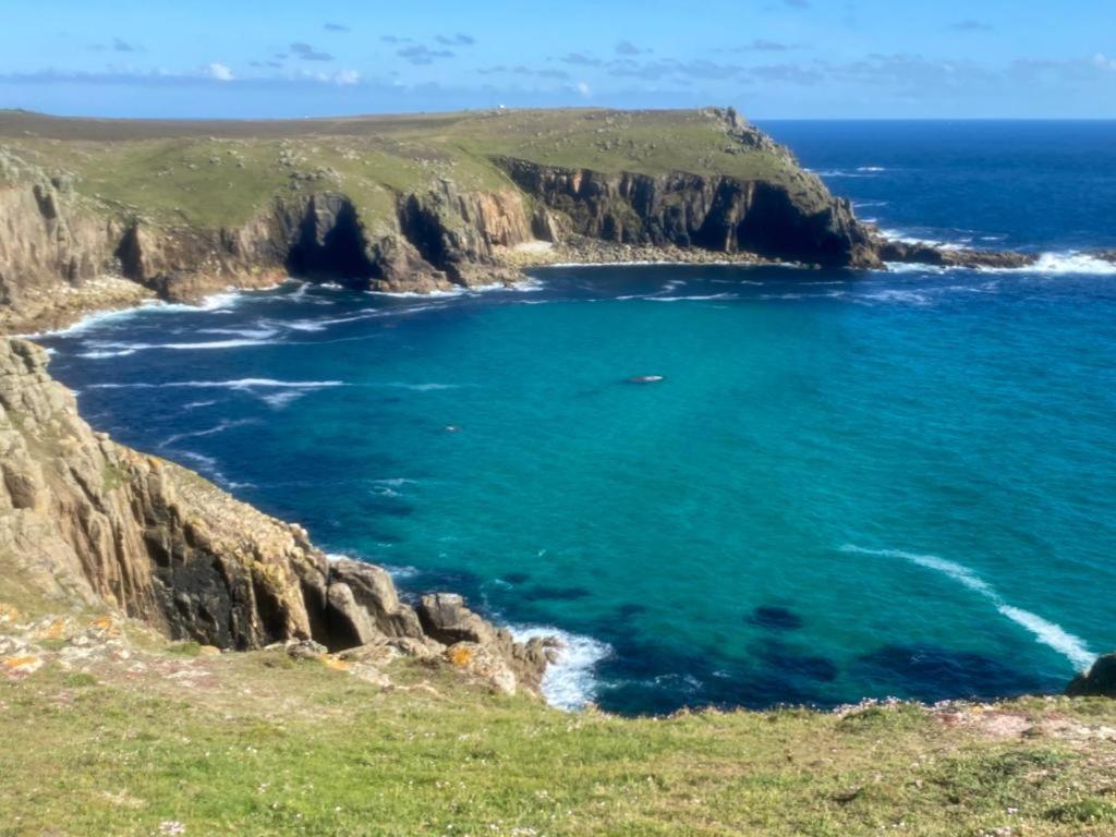 2 Bedroom Cottage Sleeps 4, With Pool Use, Sennen Kültér fotó