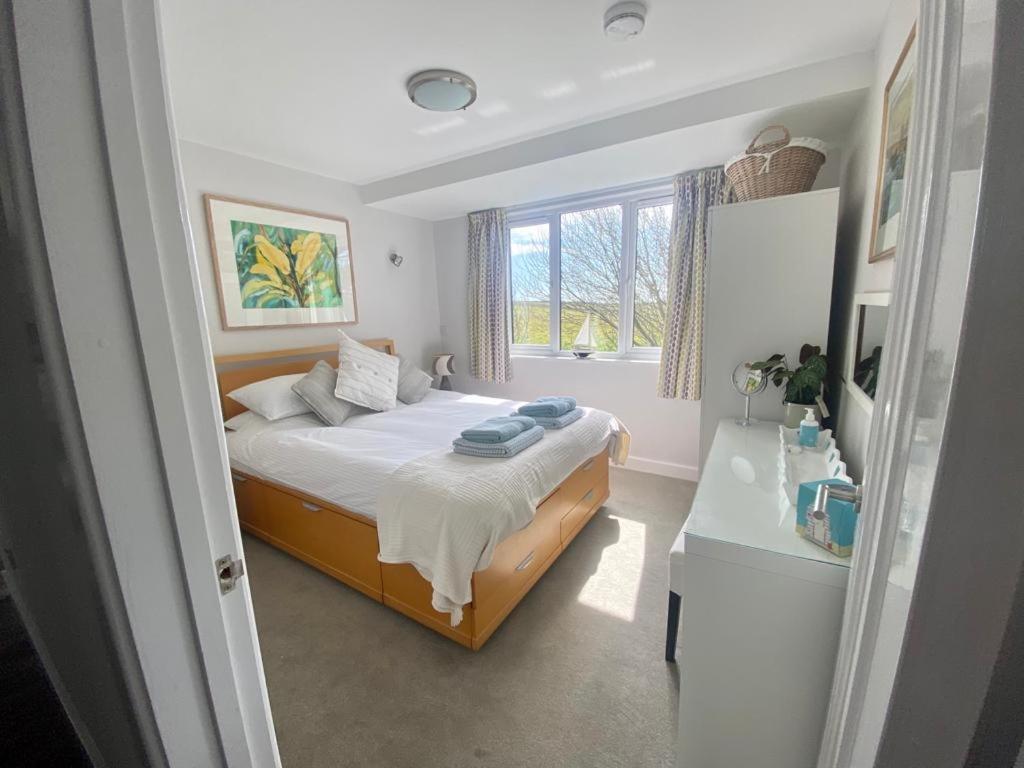 2 Bedroom Cottage Sleeps 4, With Pool Use, Sennen Kültér fotó