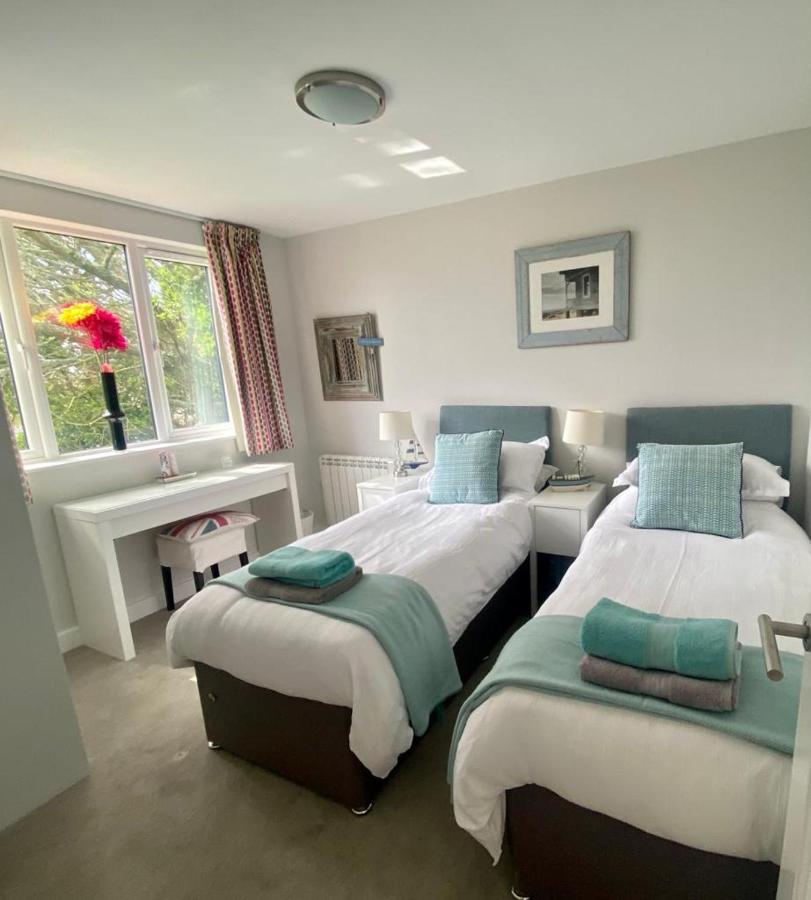 2 Bedroom Cottage Sleeps 4, With Pool Use, Sennen Kültér fotó